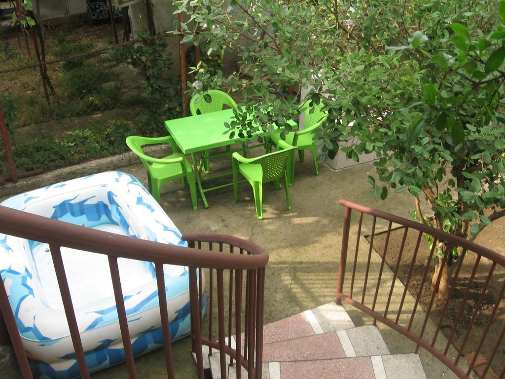 Hostel Temuri Kʼutʼaisi Exterior foto