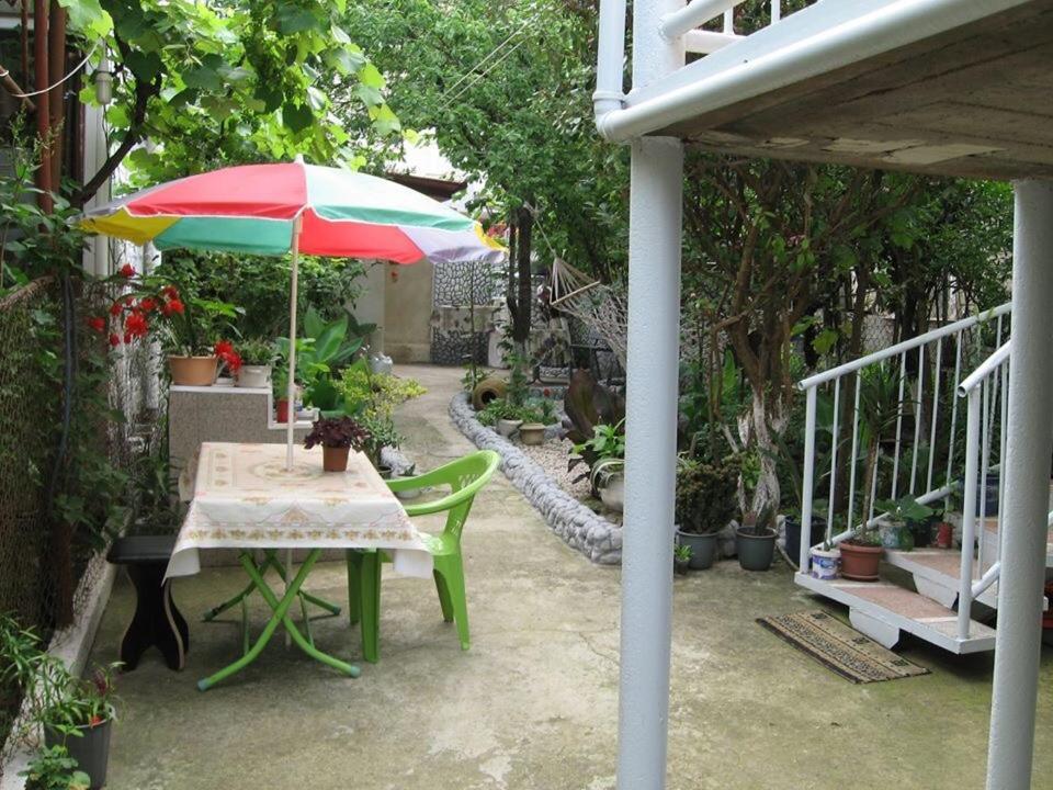 Hostel Temuri Kʼutʼaisi Exterior foto