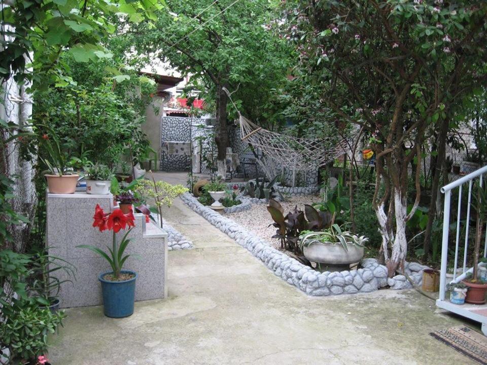 Hostel Temuri Kʼutʼaisi Exterior foto